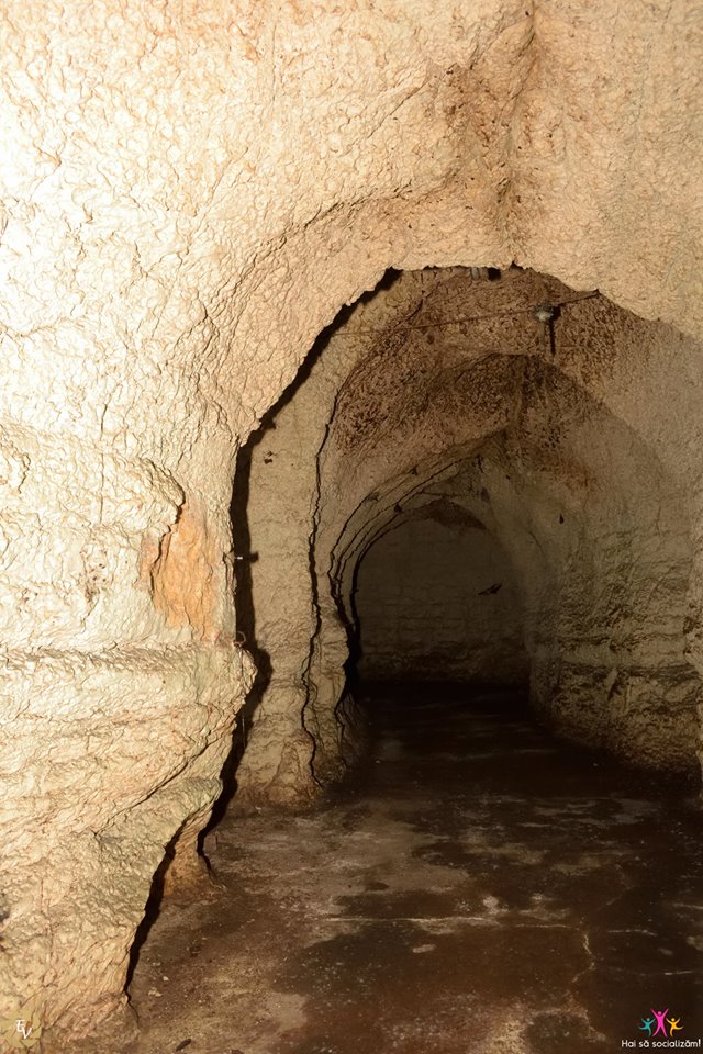 tunel-in-pesterea-Emen-Bulgaria.jpg
